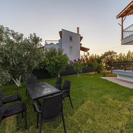 Lovely Villa With Pool And Garden In Antalya Apartment *